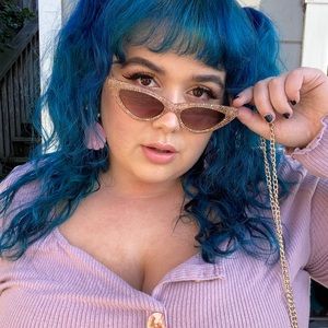 Meet your Posher, Angelina